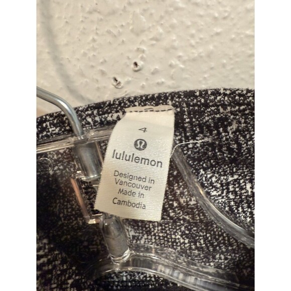 Lululemon Cypress Kiss 1/2 Zip Jacket Womens 4 Rush Jacquard Black White FLAWS - Picture 6 of 8